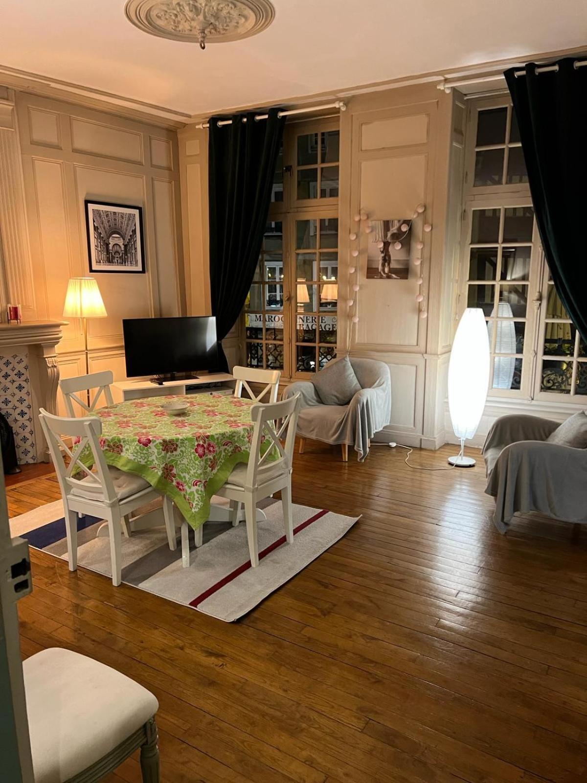 Eglantine Appartement Centre Historique De Dinan Ngoại thất bức ảnh